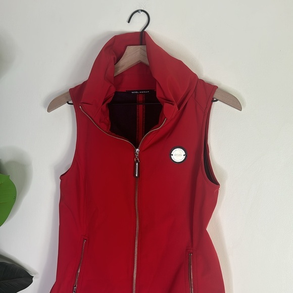 Noel Asmar Equestrian Tofino Soft Shell Vest in‎ Red Size small - Picture 2 of 10